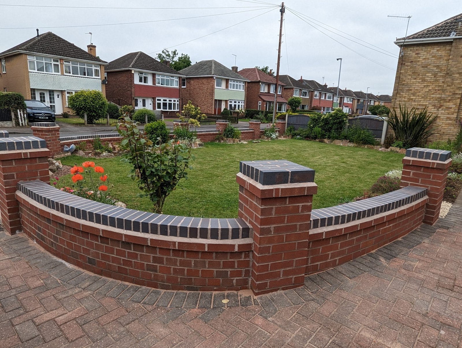 Curved Garden wall Nottingham